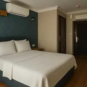 2* Hotel Red